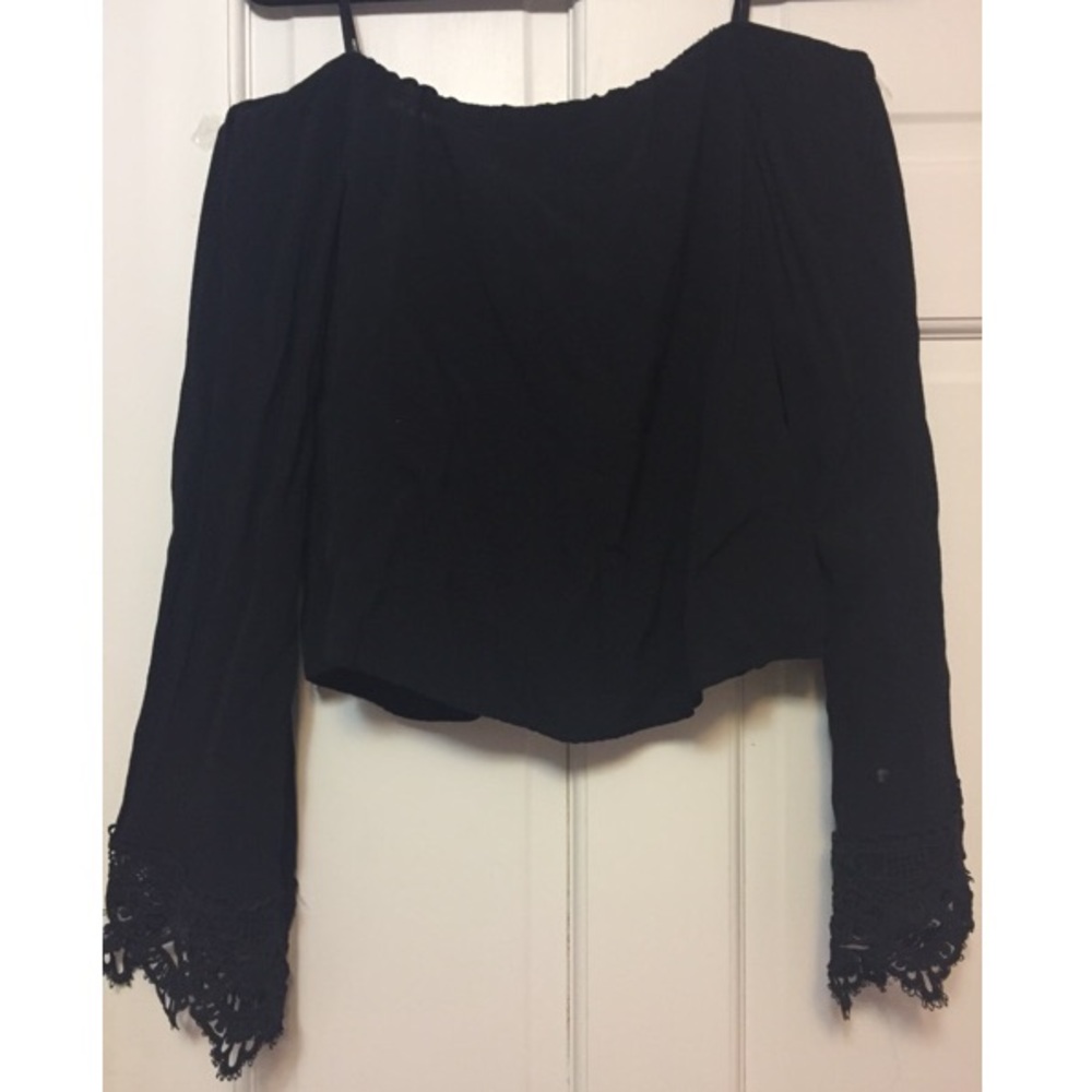 Off the Shoulder Lace Bell Sleeve